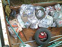 一ツ葉林野内清掃（積み込み）